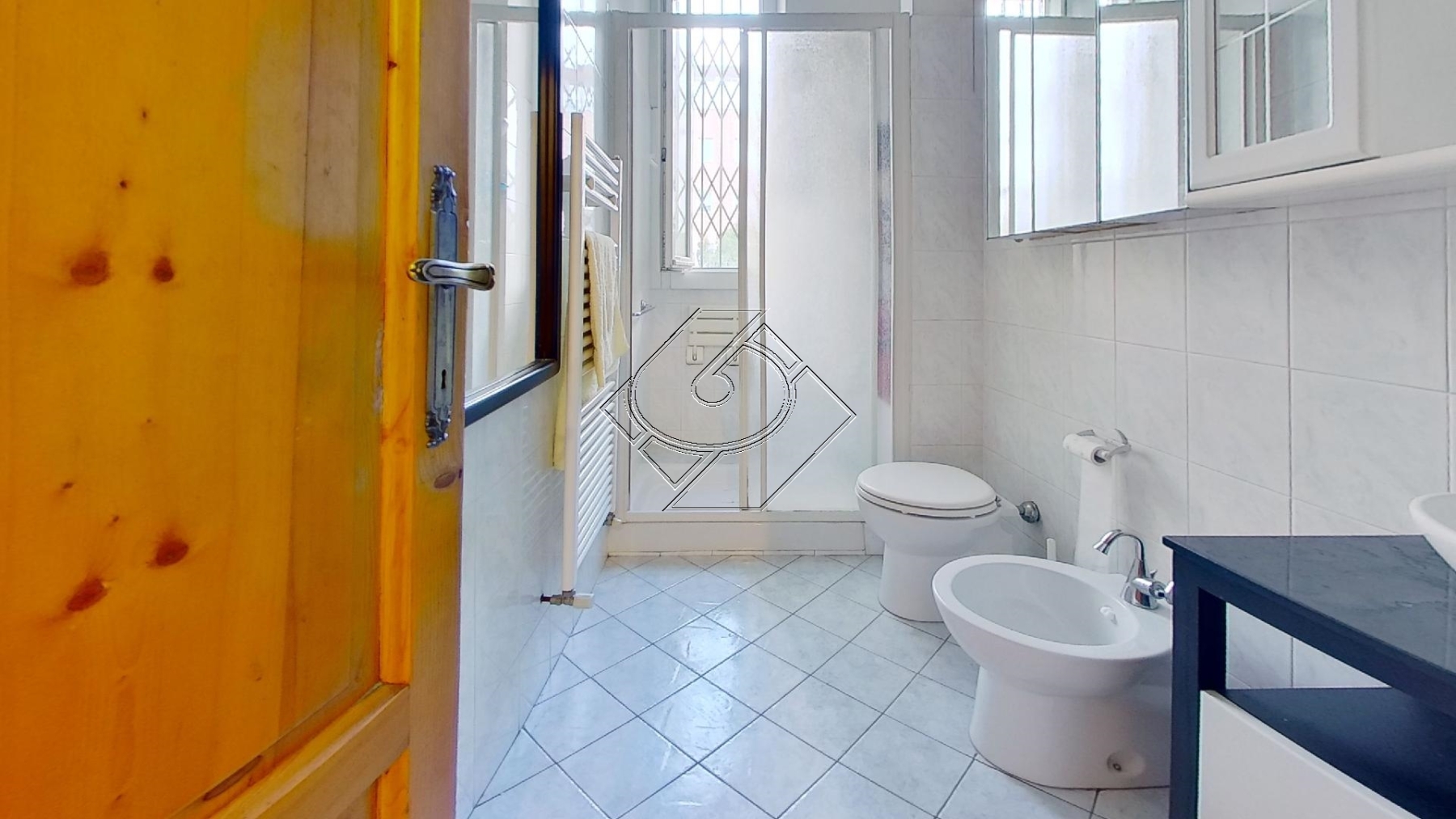 4-Via-Leopoldo-Traversi-Bathroom