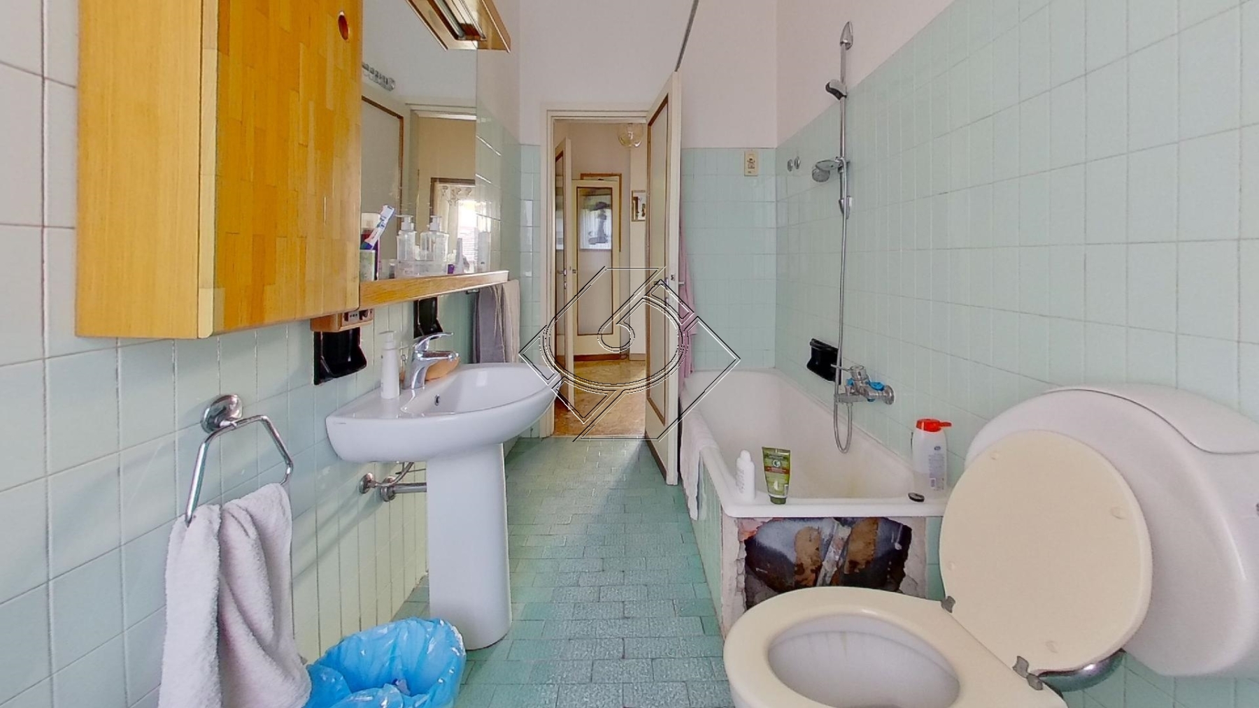 Via-Sonnino-Bathroom