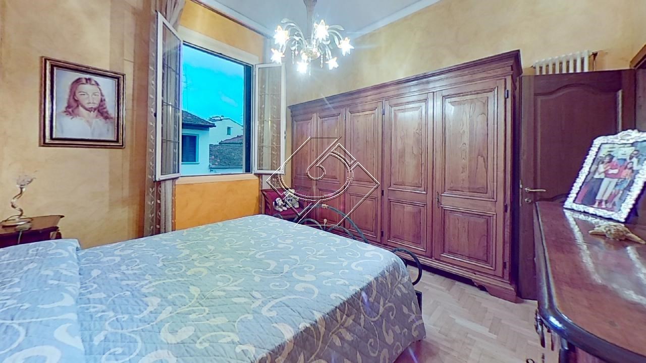 Via-Del-Cronaca-Bedroom5