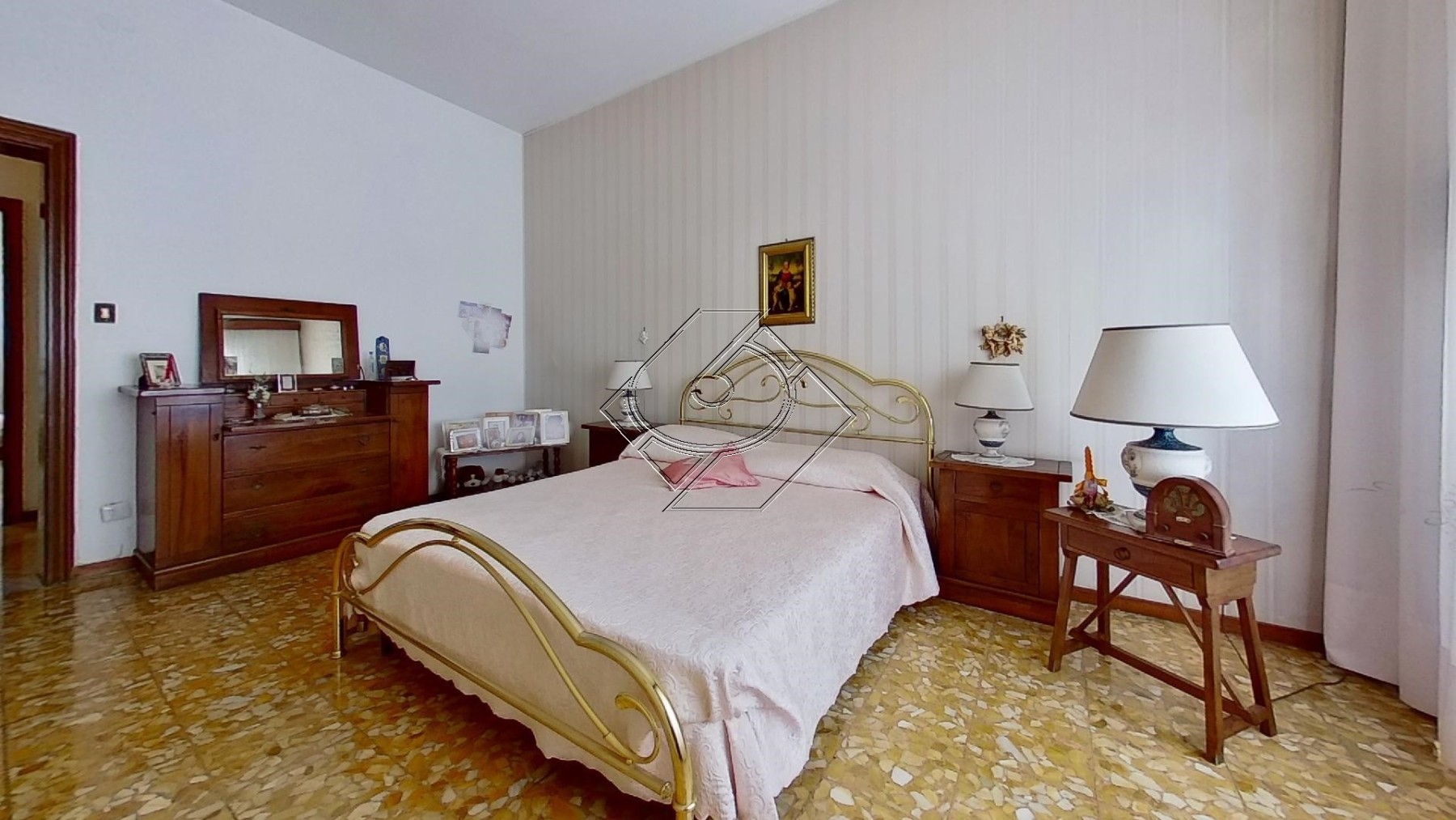 6-Largo-Cesare-Cantu-Bedroom3